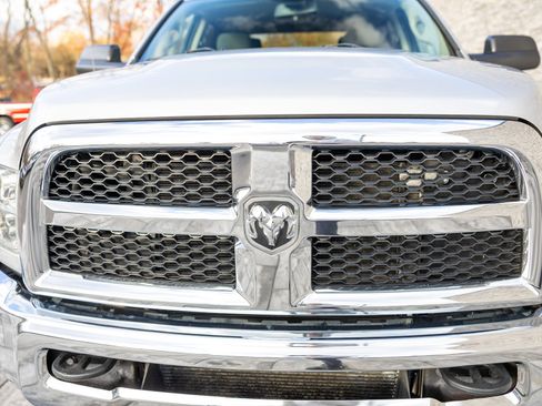 Used 2013 RAM 2500 Tradesman w/ Chrome Appearance Group image 14