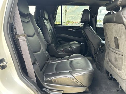 Used 2015 Cadillac Escalade Platinum AWD/4WD image 25