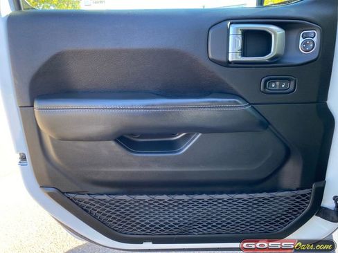 Certified 2020 Jeep Gladiator Overland w/ Cold Weather Group image 23