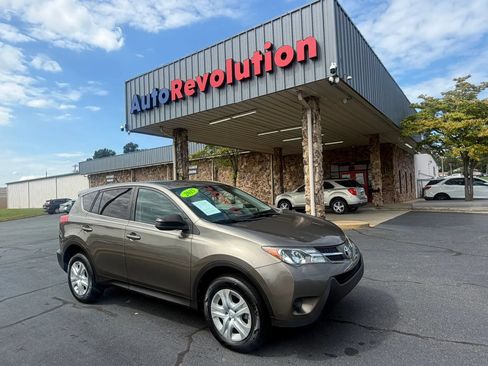 Used 2015 Toyota RAV4 LE FWD image 1