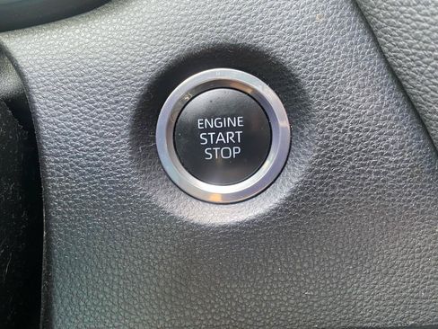 Used 2022 Toyota Corolla SE FWD image 36