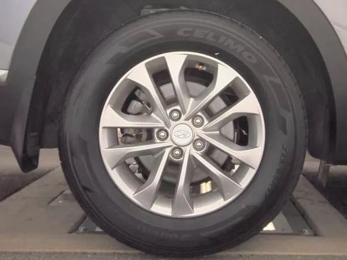 Used 2020 Hyundai Santa Fe SEL FWD image 9