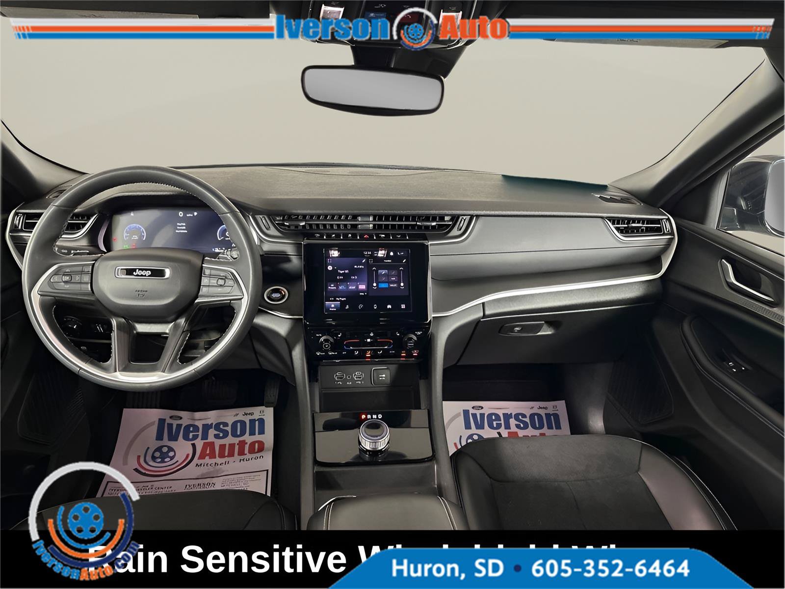 Used 2024 Jeep Grand Cherokee L Altitude AWD/4WD image 30