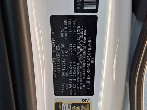 Used 2025 Kia Carnival SX FWD image 28