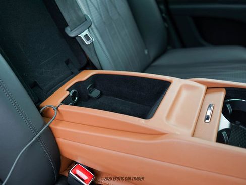 Used 2022 Bentley Flying Spur Plug-In Hybrid image 67