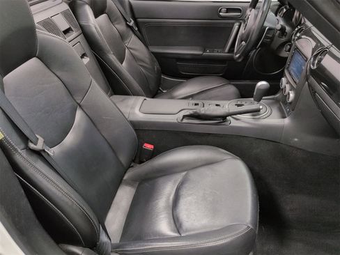 Used 2013 MAZDA MX-5 Miata Grand Touring w/ Premium Pkg image 23