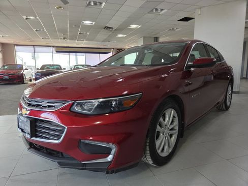 Used 2017 Chevrolet Malibu LT FWD image 3