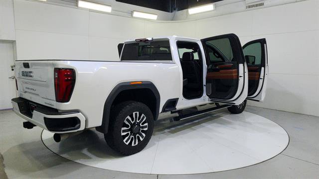 Used 2024 GMC Sierra 2500 Denali Ultimate AWD/4WD image 32