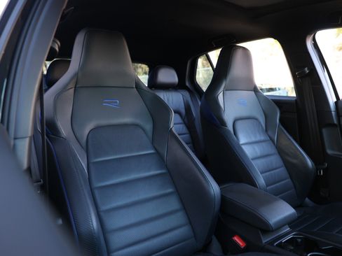 Used 2023 Volkswagen Golf R 2.0T image 19