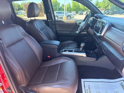 Used 2019 Toyota Tacoma Limited AWD/4WD image 21
