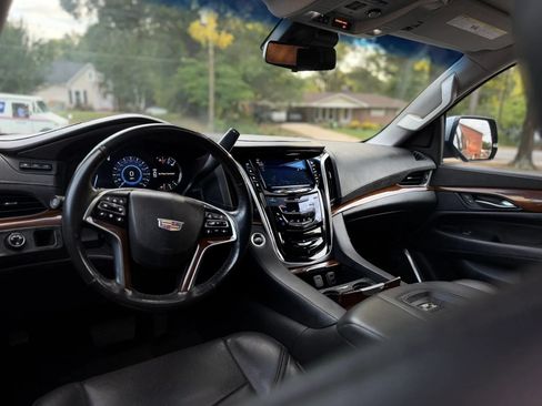 Used 2020 Cadillac Escalade ESV Luxury w/ Escalade Sport Edition RWD image 10