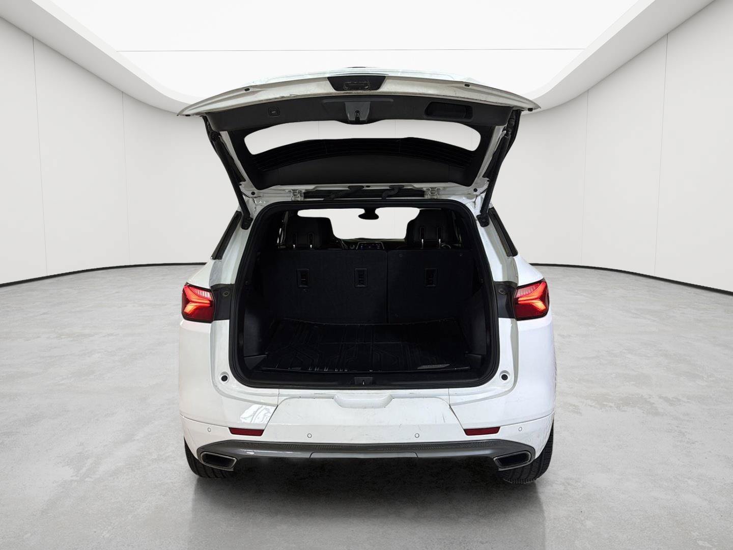Used 2019 Chevrolet Blazer Premier w/ Sun and Wheels Package FWD image 8
