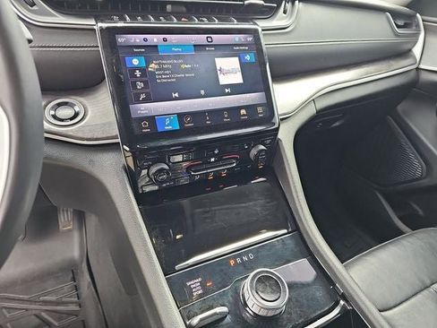 Used 2023 Jeep Grand Cherokee L Limited image 20