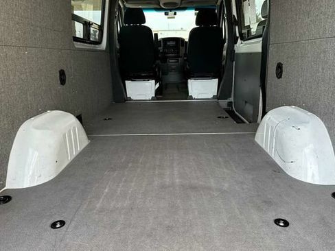 Used 2015 Mercedes-Benz Sprinter 2500 image 15