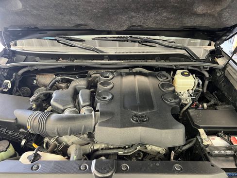 Used 2019 Toyota 4Runner TRD Off-Road AWD/4WD image 22