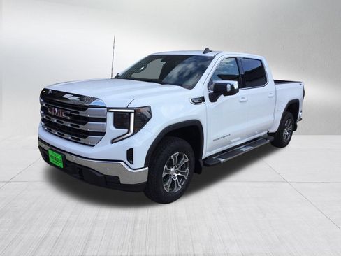 New 2026 GMC Sierra 1500 SLE image 2