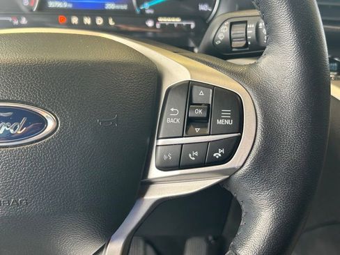 Used 2022 Ford Explorer XLT w/ Equipment Group 202A image 37