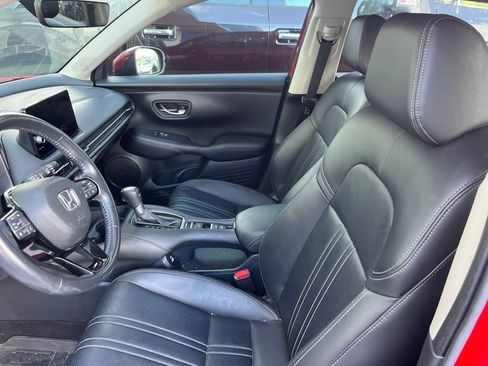 Used 2023 Honda HR-V EX-L image 4