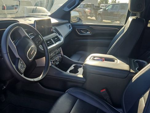 Used 2024 GMC Yukon XL SLT image 15