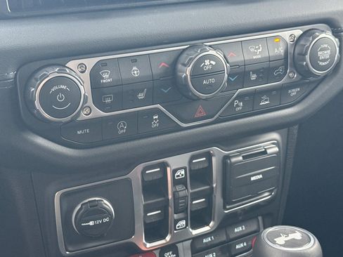 New 2026 Jeep Wrangler Unlimited Rubicon AWD/4WD image 20