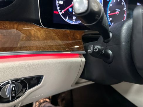 Used 2019 Mercedes-Benz E 300 4MATIC image 18