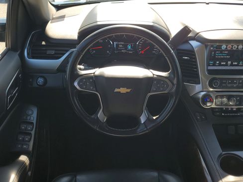 Used 2019 Chevrolet Tahoe LT w/ Luxury Package image 18