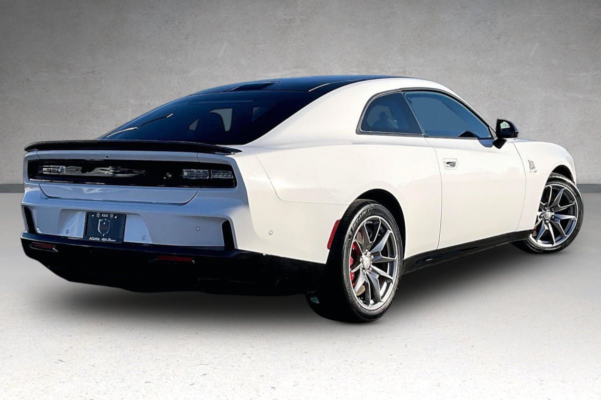 Used 2024 Dodge Charger Daytona Scat Pack w/ Plus Group AWD/4WD image 34