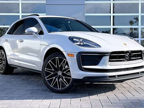 Used 2024 Porsche Macan image 3