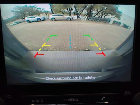 Used 2024 Nissan Frontier SV image 5