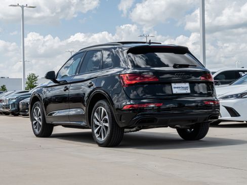 Used 2024 Audi Q5 2.0T Premium w/ Summer of Audi Package image 7