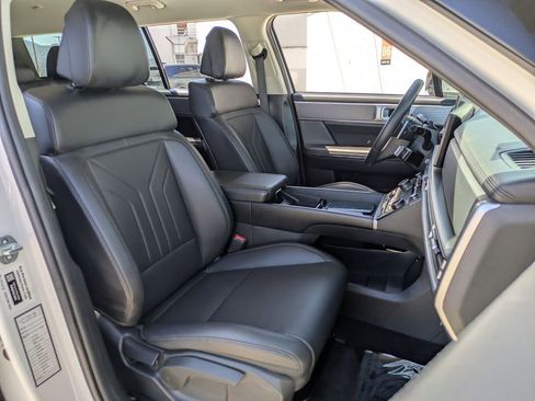 Used 2025 Hyundai Santa Fe SEL FWD image 28