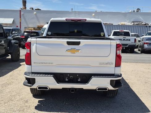 Used 2023 Chevrolet Silverado 1500 High Country w/ High Country Premium Package AWD/4WD image 9