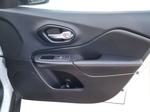 Used 2022 Jeep Cherokee Trailhawk image 20