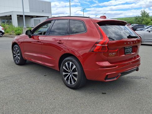 Certified 2024 Volvo XC60 B5 Plus AWD/4WD image 4