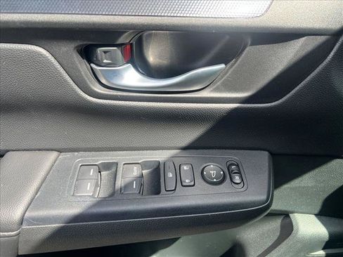 Used 2025 Honda CR-V LX image 12
