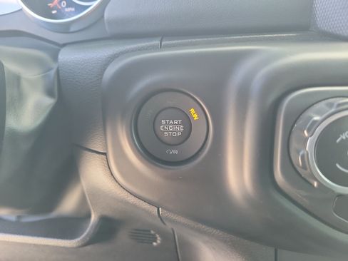 Used 2022 Jeep Wrangler Unlimited Sahara AWD/4WD image 29