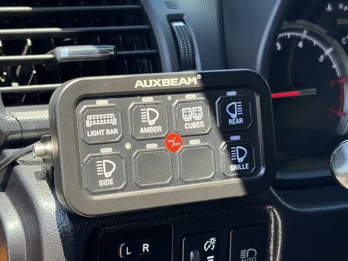 Used 2020 Toyota 4Runner TRD Off-Road Premium AWD/4WD image 29