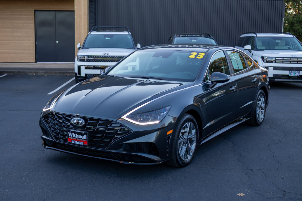 Used 2023 Hyundai Sonata SEL w/ Cargo Package FWD image 3