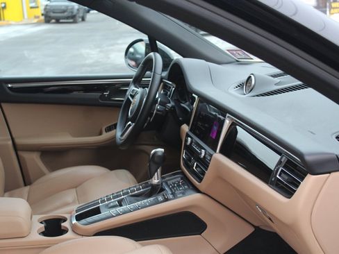 Used 2020 Porsche Macan image 19