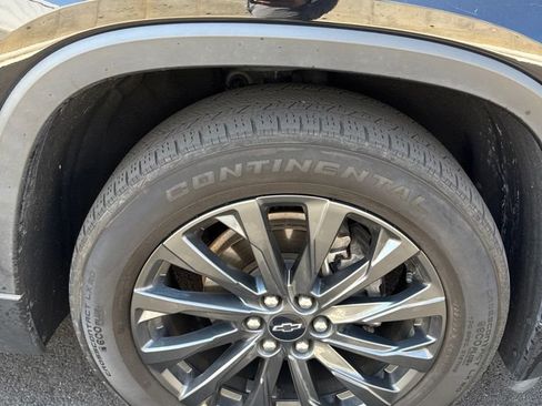 Used 2023 Chevrolet Traverse RS AWD/4WD image 3