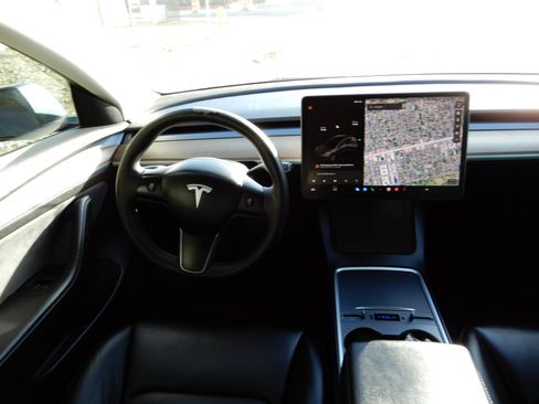Used 2022 Tesla Model 3 Long Range image 17