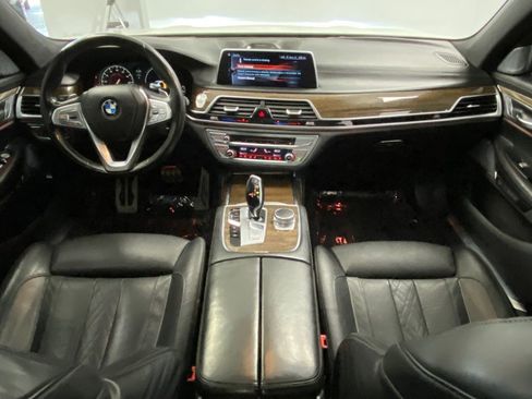 Used 2016 BMW 750i xDrive image 25