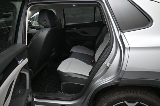 New 2026 Volkswagen Tiguan SE AWD/4WD image 11
