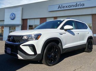 Certified 2022 Volkswagen Taos SE video 1