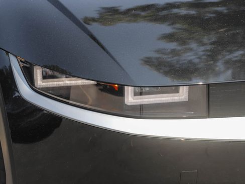 Used 2024 Hyundai Ioniq 5 SEL RWD image 4
