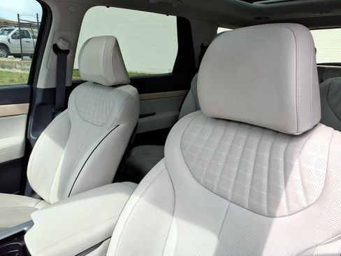 Used 2024 Hyundai Palisade Limited FWD image 14