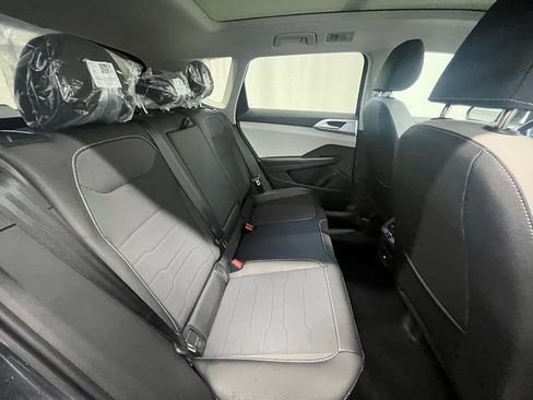 New 2025 Volkswagen Taos SE image 25