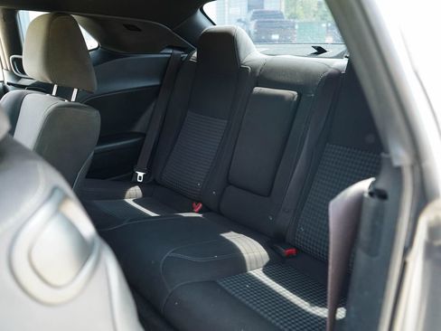 Used 2017 Dodge Challenger SXT RWD image 9