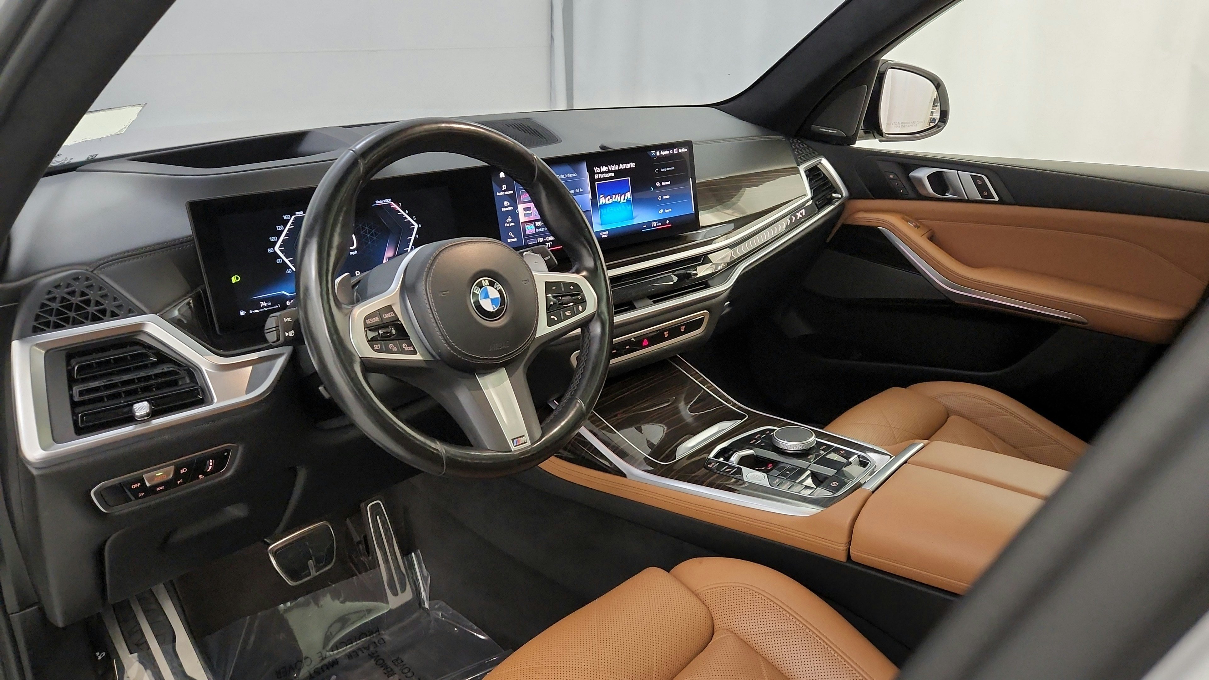 Used 2023 BMW X7 xDrive40i w/ M Sport Package AWD/4WD image 16
