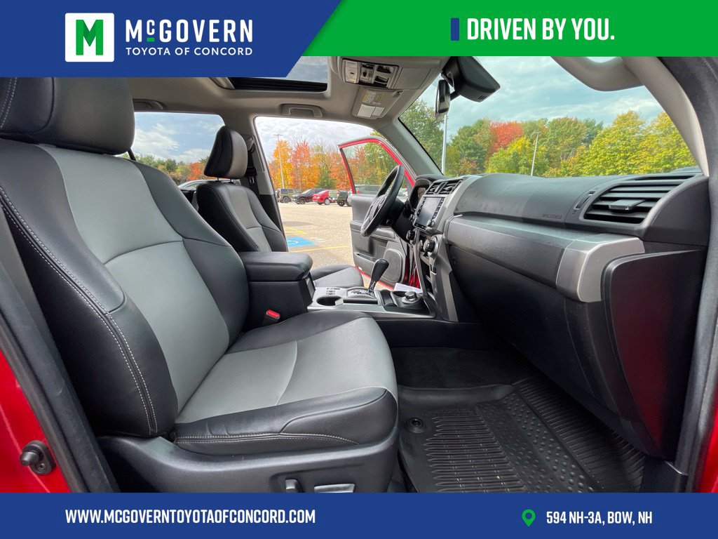 Used 2020 Toyota 4Runner SR5 Premium w/ Moonroof Package AWD/4WD image 25